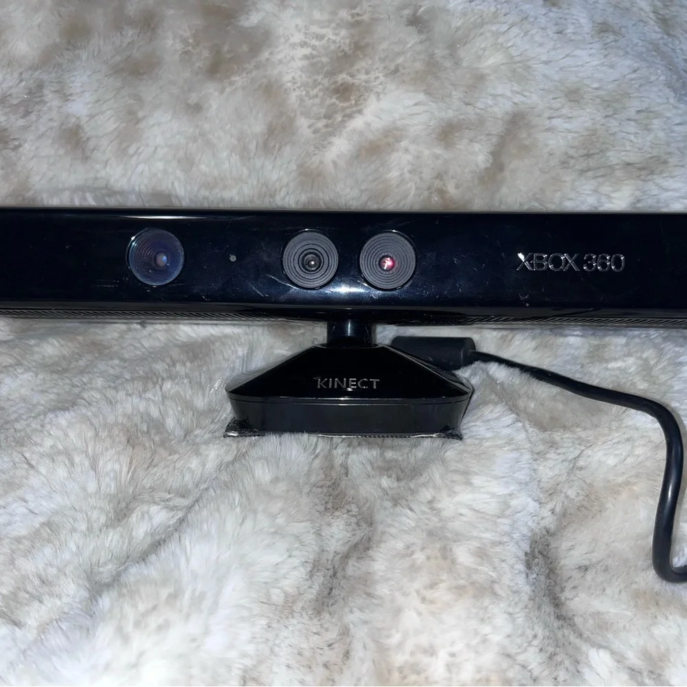 Microsoft Xbox 360 Kinect motion sensor, black